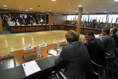 Representantes de la AFE y de la LFP, durante la última reunión.