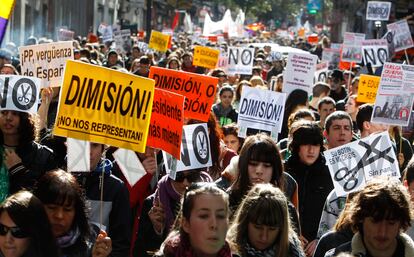 Estudiantes recorren las calles de Madrid durante la protesta contra la política educativa del Gobierno.