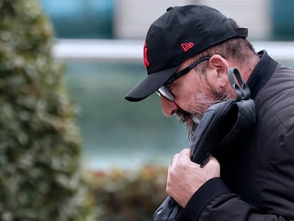 Koldo García, exasesor del exministro socialista José Luis Ábalos, a la salida de la Audiencia Nacional, este jueves.