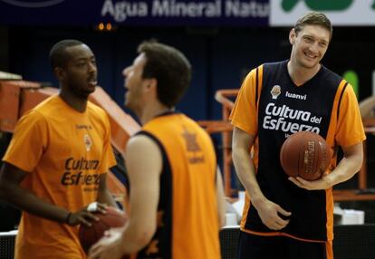 Lishchuk, en el entrenamiento del Valencia Basket.