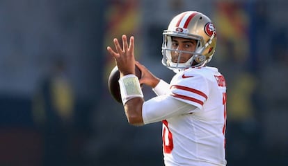 Jimmy Garoppolo, en un partido contra Los Angeles Rams.