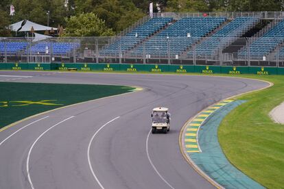 Un sector del circuito de Albert Park, en Melbourne, completamente vacío.