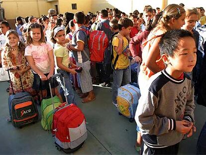Alumnos de un colegio de Santa Coloma de Gramenet, el pasado 12 de septiembre, al inicio del curso escolar.