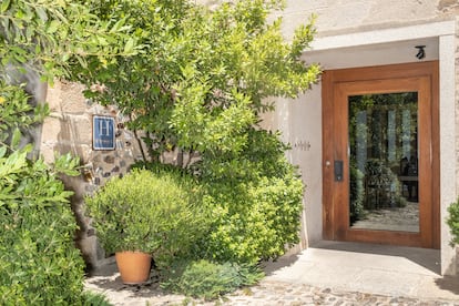 Entrada al hotel-restaurante Atrio (Cáceres), donde  se robaron botellas de vino valoradas en 1,6 millones de euros. 