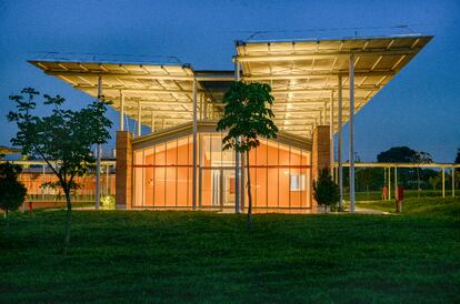 Hospital en Uganda, África, uno de los seis hospitales en los que Renzo Piano está colaborando.