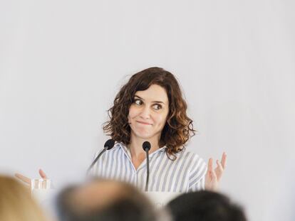 La presidenta del Partido Popular de la Comunidad de Madrid y presidenta de la Comunidad de Madrid, Isabel Díaz Ayuso, interviene durante un almuerzo informativo del PP Castilla-La Mancha, en el Complejo París, a 21 de marzo de 2023, en Illescas, Toledo, Castilla-La Mancha (España). Durante el acto, organizado de cara a las próximas elecciones municipales del 28 de mayo, Ayuso ha acompañado al presidente del PP regional y a la candidata del partido a la Alcaldía del municipio.
21 MARZO 2023;ELECCIONES;ELECCIONES MUNICIPALES;ELECCIONES AUTONÓMICAS;PARTIDO POPULAR;PP;COMICIOS
Carlos Luján / Europa Press
21/03/2023