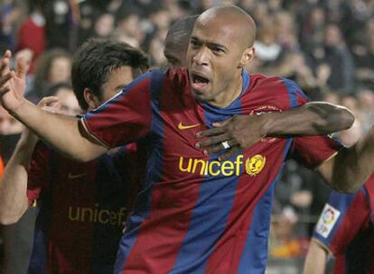 Thierry Henry celebra su gol.