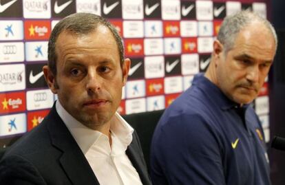 Sandro Rosell y Andoni Zubizarreta, durante la conferencia de prensa