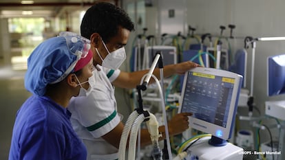 Instalación de ventiladores pulmonares en Paraguay. Foto: Banco Mundial