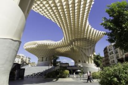 El Metropol Parasol, estructura de madera y hormigón ubicada en la plaza de la Encarnación.