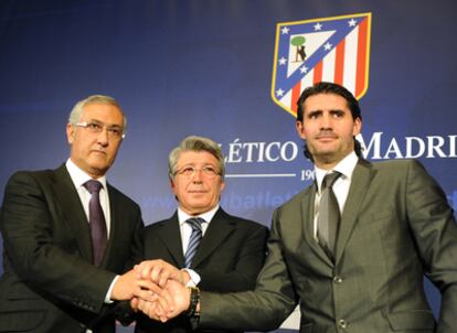 Gregorio Manzano, junto a Enrique Cerezo y a José Luis Pérez Caminero.