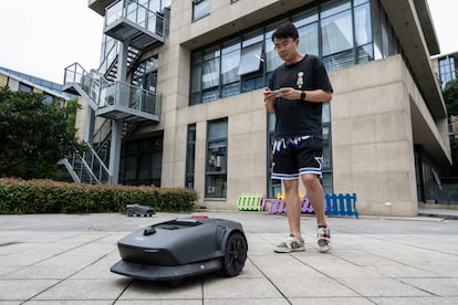 Pruebas de un artilugio fabricado en un parque tecnológico de Suzhou.