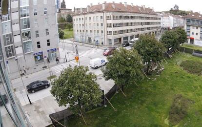 Cruce de la calle Galeras en la que el Ayuntamiento de Santiago pretende ejecutar la rotonda.