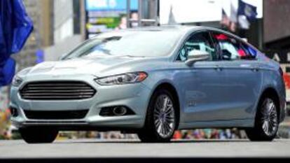 En la imagen, el automóvil Fusion Hybrid de Ford, la fabricante con más ventas en Canadá en mayo. EFE/Archivo