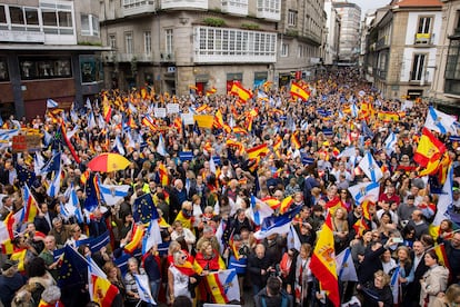 Miles de personas se manifestaban en la concentración de este domingo en la plaza de la Peregrina de Pontevedra.