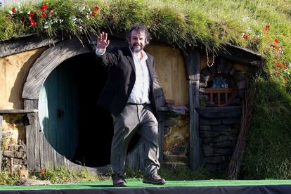 El director neozelandés Peter Jackson escogió su país natal para la presentación de 'El hobbit'. El cineasta, que llevo al cine también 'El señor de los anillos', vuelve a medirse con el universo de J.R.R. Tolkien y lo hace de nuevo con una trilogía. Pese a ser un solo libro, 'El hobbit' llegará a las salas en tres entregas.