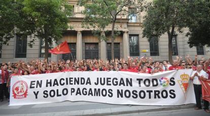 Manifestación por el futuro del Murcia.