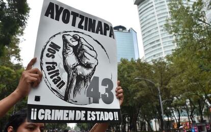 Manifestación en México en el aniversario de Iguala, el 26 de septiembre