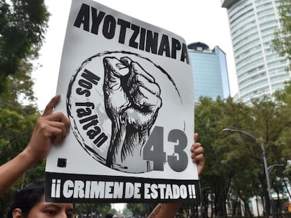 Manifestaci&oacute;n en M&eacute;xico en el aniversario de Iguala, el 26 de septiembre