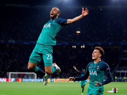 Lucas Moura marca el tercer gol.