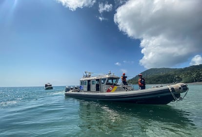 Integrantes del Ejército colombiano llegan a Gorgona, en diciembre de 2022.