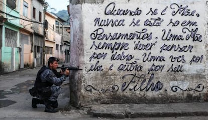 Despliegue policial en la zona oeste de R&iacute;o el pasado 13 de marzo.