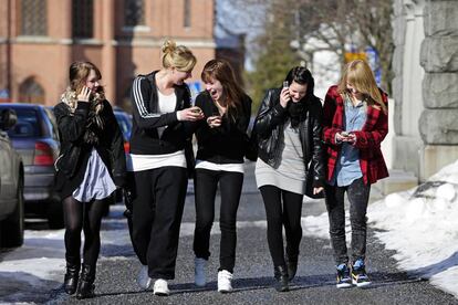 Finlandia es por segundo año consecutivo el país más feliz del mundo y su juventud goza de una gran calidad de vida. En la imagen, un grupo de adolescentes finlandesas.