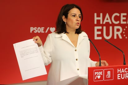 La vicesecretaria general del PSOE, Adriana Lastra, este jueves, durante su defensa de la proposición de ley para abolir la prostitución.