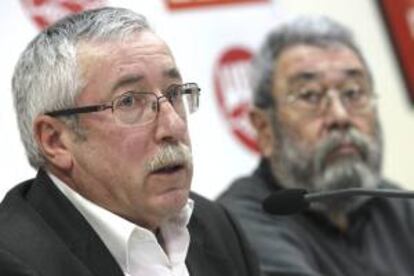 Los secretarios generales de CCOO y UGT, Ignacio Fernández Toxo (i) y Cándido Méndez (d). EFE/Archivo