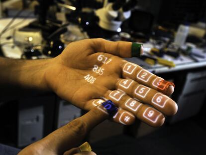 Proyecto SixthSense del MIT que mezcla mundo real y virtual