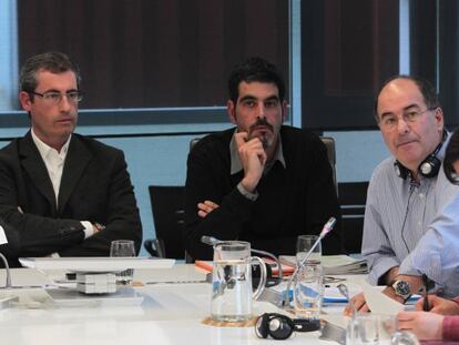 Desde la izquierda, Olano, Goia y Jauregi, en las Juntas Generales de Gipuzkoa.