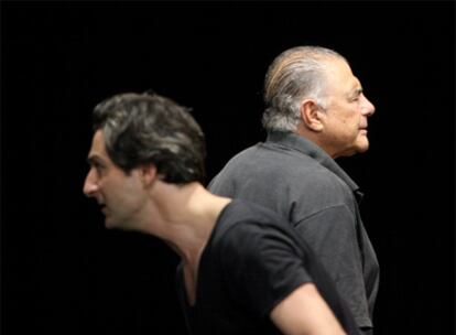 Ernesto Alterio y Juan Luis Galiardo en 'Edipo rey', con dirección de Jorge Lavelli, en el Teatro Romano de Mérida.