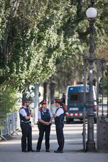 El dispositivo es exclusivo de Mossos, no participa ni Guardia Urbana (que únicamente se dedicará a gestión del tráfico), ni Guardia Civil, ni Policía Nacional, según fuentes policiales.