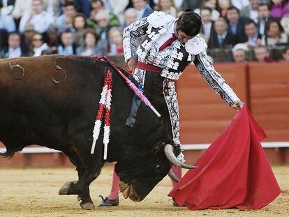 Morante de la Puebla, en su segundo toro en la Maestranza.