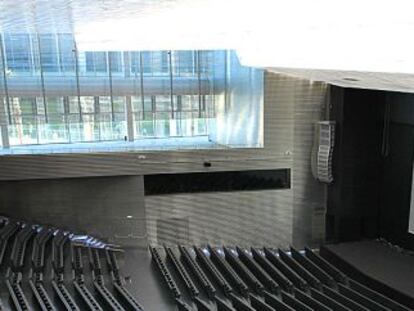 Interior del nuevo auditorio de Fibes. 