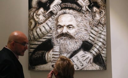 Un cuadro de la exposición 'Karl Marx Forever?', en 2018 en San Petersburgo.