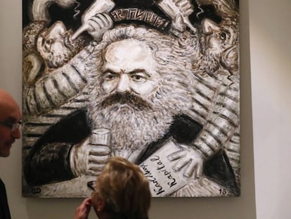 Un cuadro de la exposición 'Karl Marx Forever?', en 2018 en San Petersburgo.