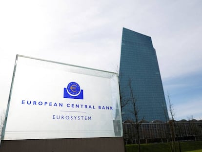 FILE PHOTO: A view shows the logo of the European Central Bank (ECB) outside its headquarters in Frankfurt, Germany March 16, 2023. REUTERS/Heiko Becker/File Photo