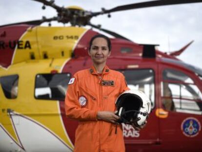 Karla Lessa, a primeira mulher comandante piloto de helicópteros de bombeiro do Brasil, fez os primeiros resgates aéreos na tragédia de Brumadinho