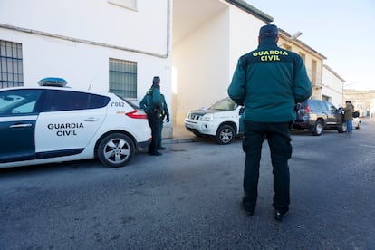 Varios agentes de la Guardia Civil, en una imagen de archivo.