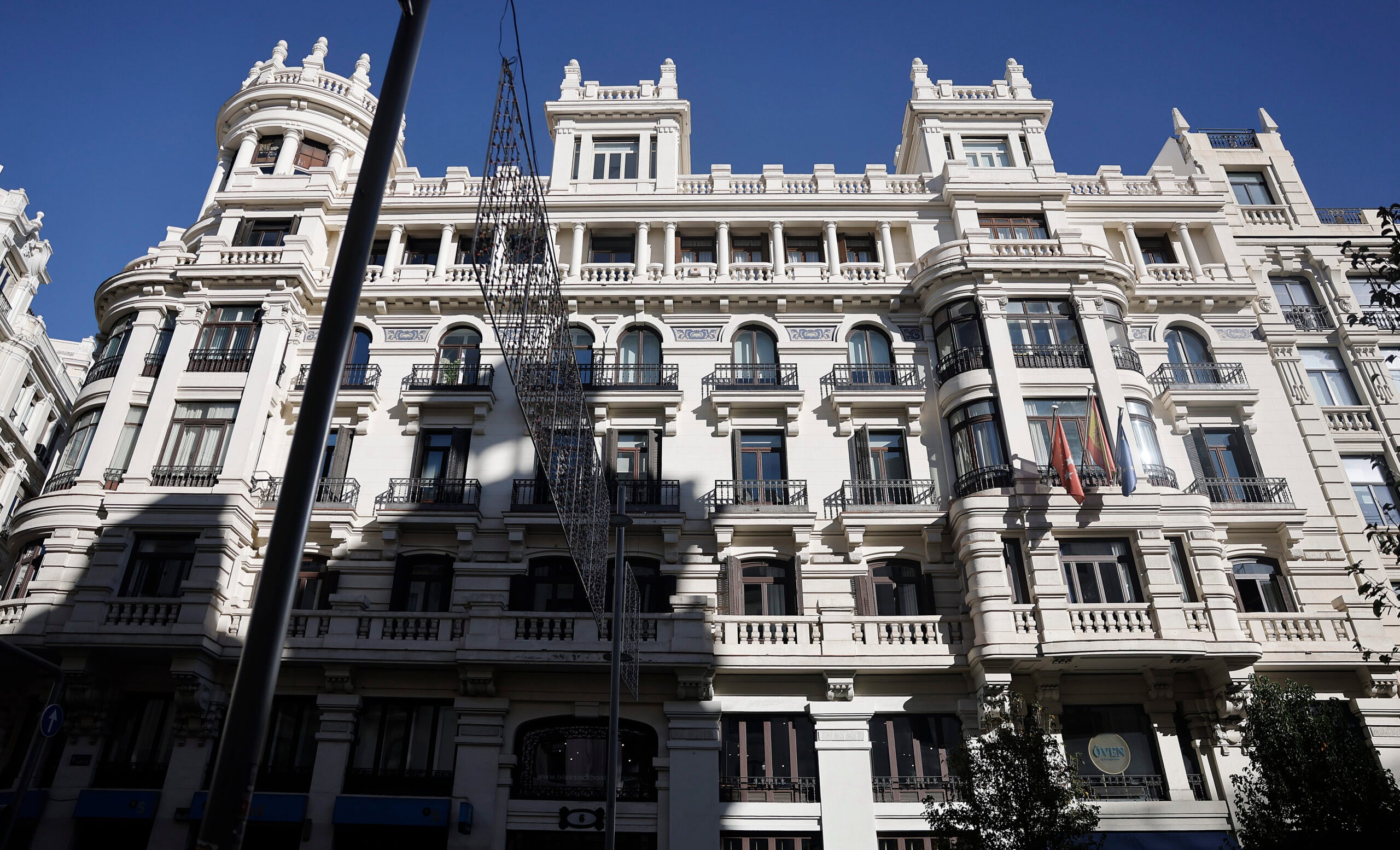 Con el ático ya van tres: la Comunidad ya había comprado antes otros dos pisos donde estaban prohibidas las oficinas
