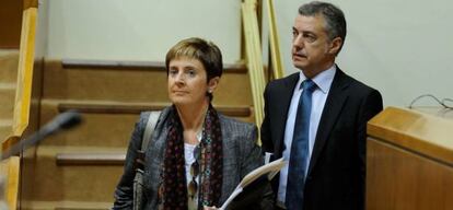 Arantza Tapia e Iñigo Urkullu, este jueves en el Parlamento vasco.