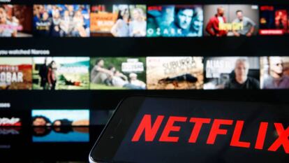 Netflix se desploma tras perder suscriptores por primera vez en una década