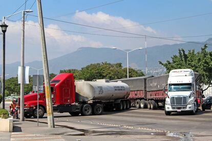 Camiones retenidos en Chiapas, al sur de México.