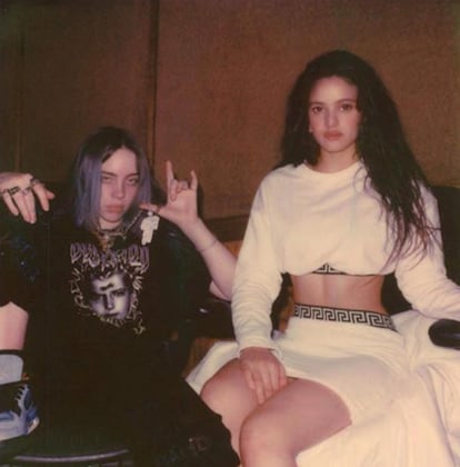 Billie Eilish y Rosalía, en la foto que compartió la catalana en marzo de 2019 en sus redes para anunciar que estaban grabando juntas.