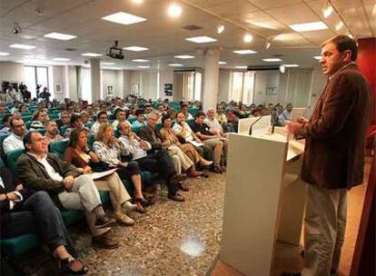 Joan Ignasi Pla, ayer en Valencia, se dirige al comité nacional del PSPV.