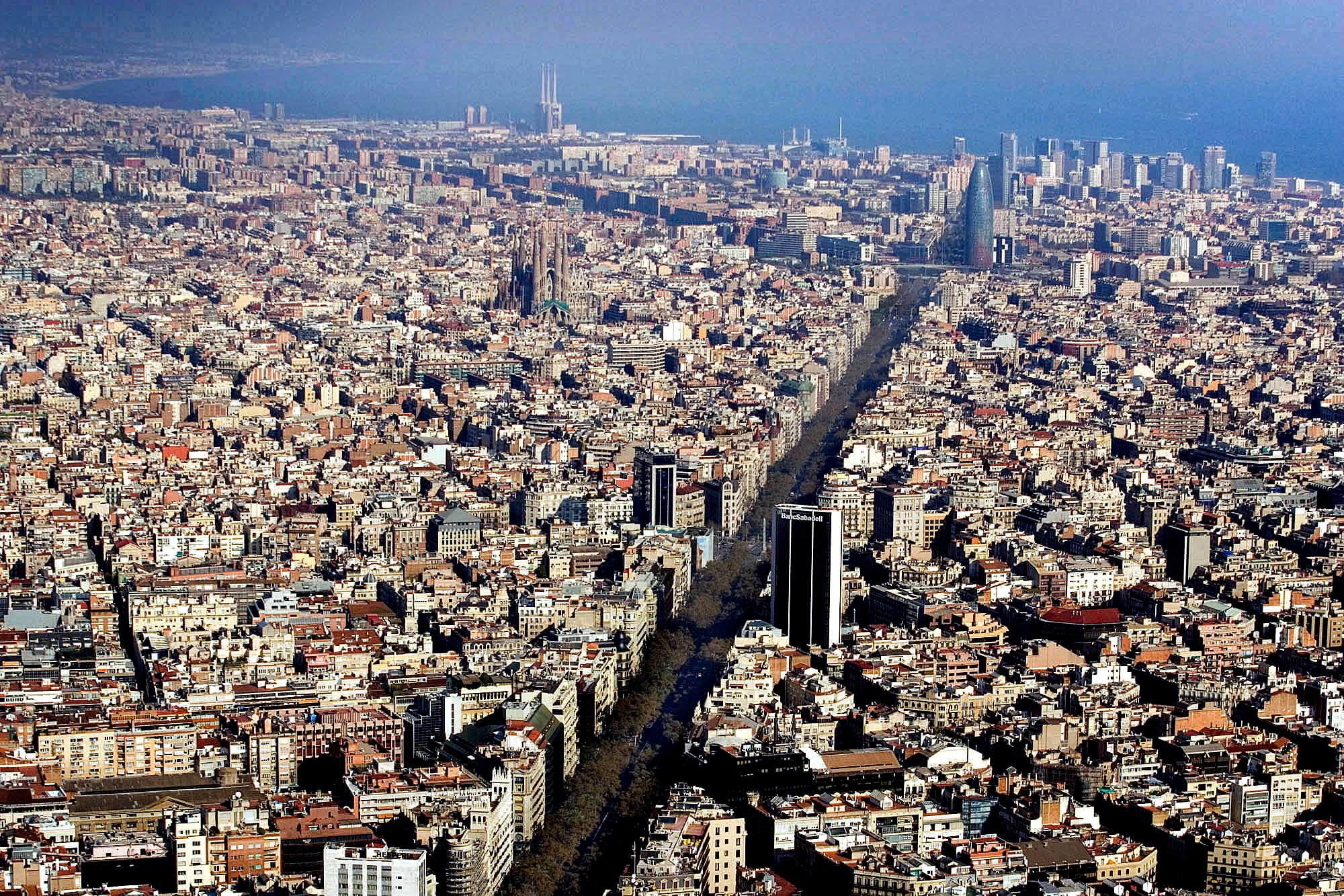 El Círculo de Economía pide crear un gobierno para la Barcelona de los cinco millones de habitantes