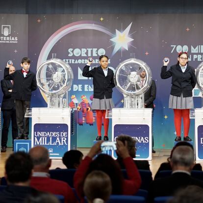 MADRID, 06/01/2023.-Vista del primer premio del sorteo extraordinario de la lotería de "El Niño", celebrado este viernes en Madrid, dotado con dos millones de euros por serie (200.000 euros al décimo), que ha sido para el número 89.603 y que ha recaído íntegramente en la localidad de L'Escala, en Girona.- EFE/Loterías y Apuestas del Estado***SOLO USO EDITORIAL/SOLO DISPONIBLE PARA ILUSTRAR LA NOTICIA QUE ACOMPAÑA (CRÉDITO OBLIGATORIO)***
