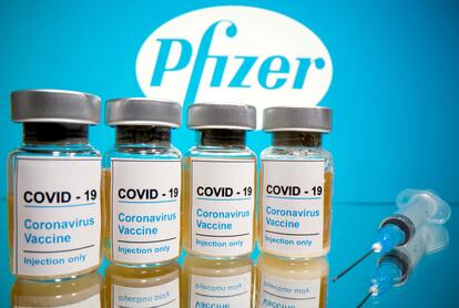 La vacuna desarrollada por Pfizer ya ha sido aprobada por el regulador británico (MHRA).