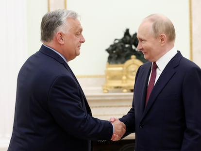 Putin recibe a Orbán en el Kremlin, este viernes.